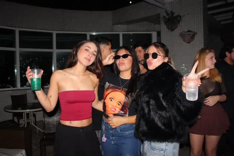 Foto de um after ao amanhecer, no Spotted Bayle
